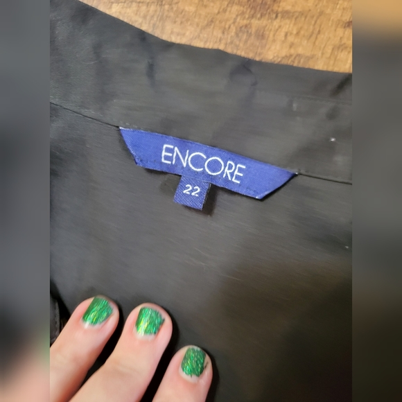 FREE W BUNDLE Encore flare sleeve shirt - Picture 4 of 8